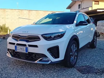 Usata Kia Stonic GT-Line 120 CV (88 kW) 2021 Bianco SUV