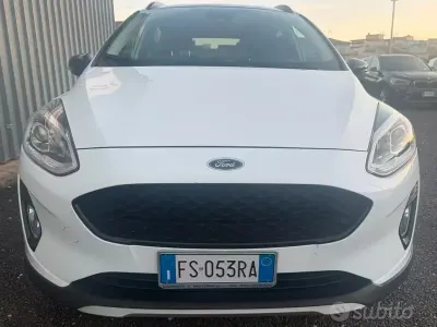 Usata Ford Fiesta Active 86 CV (63 kW) 2018 Bianco Utilitaria