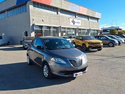 usata Lancia Ypsilon 1.2 69 CV 5 porte GPL Ecochic Silve