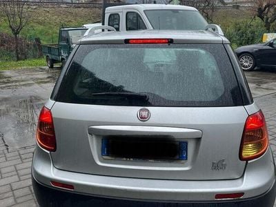 Usata Fiat Sedici 120 CV (88 kW) 2008 Grigio SUV