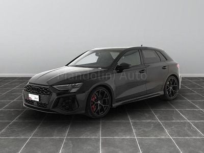 Käytetty Audi RS3 Sportback Ambiente 400 HP (294 kW) 2024 Musta Viistoperä