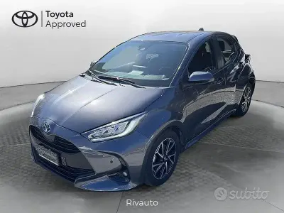 Usata Toyota Yaris Hybrid Trend 116 CV (85 kW) 2022 Grigio Berlina