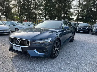Usata Volvo V60 Inscription 190 CV (139 kW) 2018 Blu Station wagon