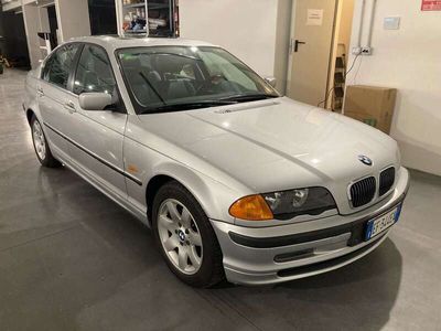 BMW 323