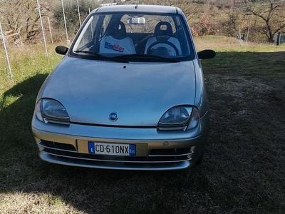 Usata Fiat 600 54 CV (39 kW) 2004 Grigio Utilitaria