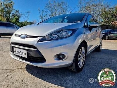 Usata Ford Fiesta Titanium 95 CV (69 kW) 2010 Grigio Berlina