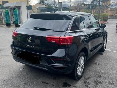 Usata VW T-Roc Style 116 CV (85 kW) 2018 Nero SUV