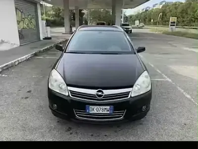 Usata Opel Astra 125 CV (91 kW) 2007 Nero Station wagon