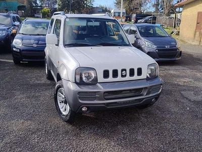 Bianco perla Usata 2010 Suzuki Jimny SUV | 14.700 € (Buon prezzo)