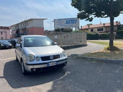 Usata VW Polo Trendline 75 CV (55 kW) 2002 Argento Berlina