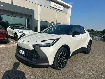 Usata Toyota C-HR Trend 140 CV (102 kW) 2024 Bianco SUV