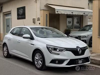 Usata Renault Mégane IV Business 116 CV (85 kW) 2019 Bianco Berlina