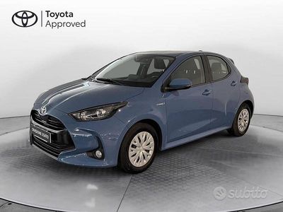 Gebraucht Toyota Yaris Hybrid Active 116 PS (85 kW) 2021 Blau Limousine