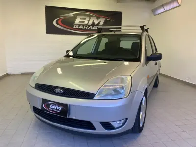 Brugt Ford Fiesta Ghia 80 HK (58 kW) 2002 Sølv Hatchback