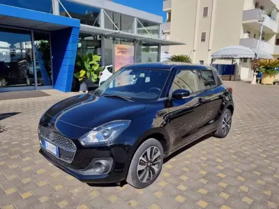 Usata Suzuki Swift 90 CV (66 kW) 2020 Nero metallizzato Utilitaria