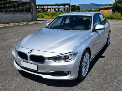 Usata BMW 318 Efficient Dynamics 143 CV (105 kW) 2013 Grigio Berlina
