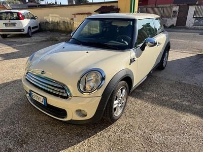 Usata Mini Cooper D 89 CV (65 kW) 2012 Beige Utilitaria