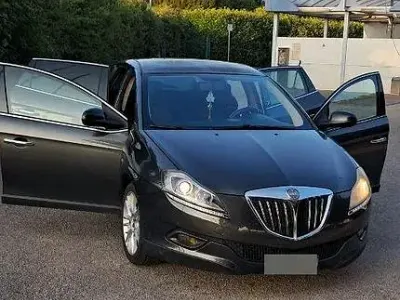 Usata Lancia Delta 150 CV (110 kW) 2008 Grigio Utilitaria