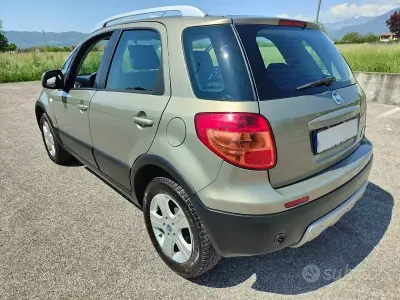Usata Fiat Sedici 107 CV (78 kW) 2006 Grigio SUV