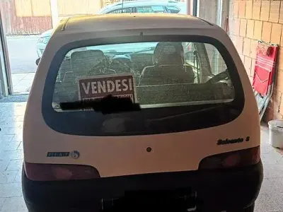 Usata Fiat 600 54 CV (39 kW) 2001 Bianco Berlina