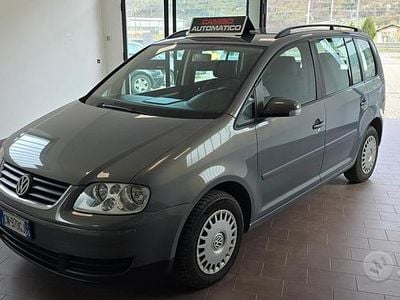 Usata VW Touran Trendline 140 CV (102 kW) 2005 Grigio Monovolume