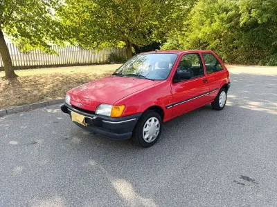 Usata Ford Fiesta S 53 CV (38 kW) 1990 Rosso Utilitaria