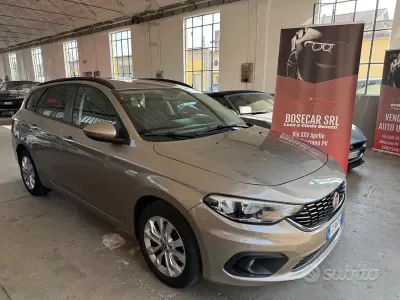 Gebraucht Fiat Tipo Easy 95 PS (69 kW) 2017 Braun Kombi