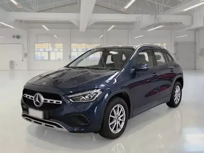 Usata Mercedes GLA200 Business 150 CV (110 kW) 2022 Blu SUV