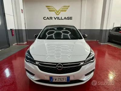 Käytetty Opel Astra Innovation 136 HP (100 kW) 2019 Valkoinen Sedan