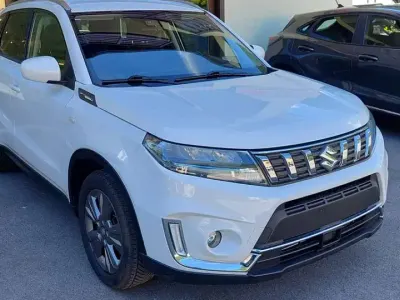 Usata Suzuki Vitara Cool 129 CV (94 kW) 2020 Bianco SUV