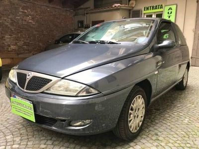 Lancia ypsilon 2002