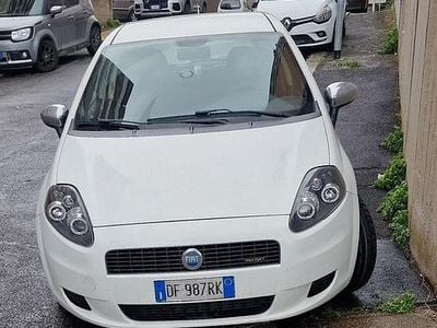 Usata Fiat Grande Punto 75 CV (55 kW) 2006 Bianco Utilitaria