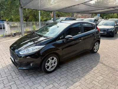 Usata Ford Fiesta Business Edition 75 CV (55 kW) 2014 Viola Utilitaria