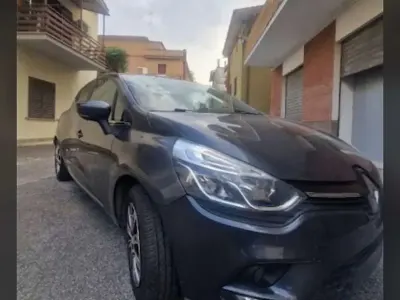 Usata Renault Clio IV Life 90 CV (66 kW) 2018 Bluazzurro Berlina