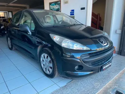 Usata Peugeot 207 68 CV (50 kW) 2007 Nero Berlina