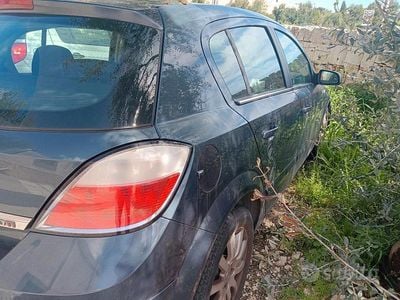 Usata Opel Astra 2006 Blu Berlina