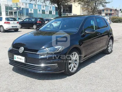 Usata VW Golf VII Highline 116 CV (85 kW) 2017 Nero Utilitaria
