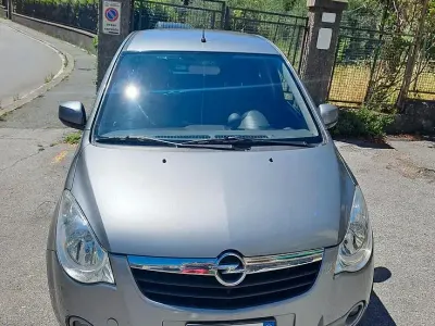 Usata Opel Agila 94 CV (69 kW) 2011 Grigio Utilitaria