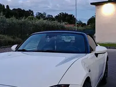 Usata Mazda MX5 Inclusive 160 CV (117 kW) 2015 Cabrio