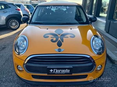 Usata Mini ONE 75 CV (55 kW) 2015 Arancione Utilitaria