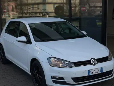 Second-hand VW Golf VII Comfortline 90 CP (66 kW) 2014 Alb Berlinǎ