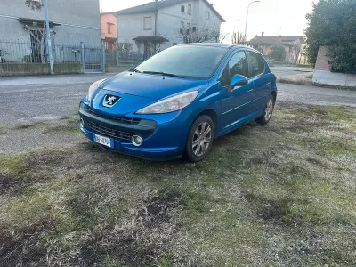 Usata Peugeot 207 90 CV (66 kW) 2007 Bluazzurro Berlina