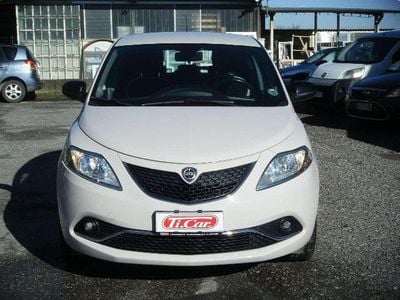 Usata Lancia Ypsilon 95 CV (69 kW) 2015 Beige Utilitaria