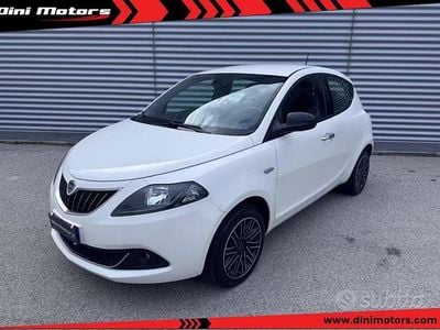 Usata Lancia Ypsilon Gold 69 CV (50 kW) 2022 Bianco Utilitaria