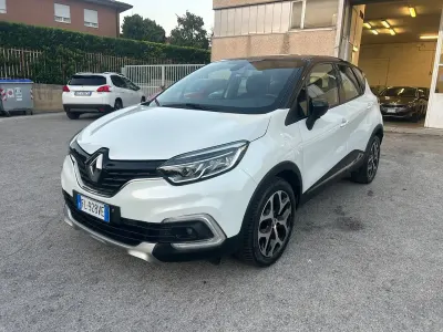 Usata Renault Captur 90 CV (66 kW) 2017 Bianco SUV