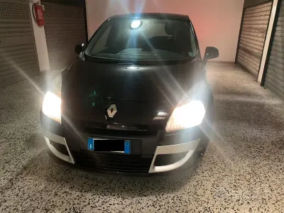 Usata Renault Scénic III Dynamique 110 CV (80 kW) 2011 Monovolume
