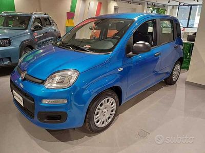 Nuova Fiat Panda 70 CV (51 kW) 2025 Blu Utilitaria