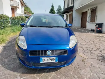 Usata Fiat Grande Punto 65 CV (47 kW) 2007 Bluazzurro Utilitaria