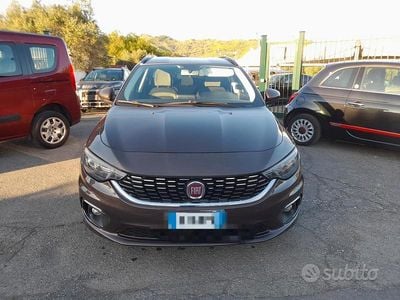 Occasion Fiat Tipo Easy 120 ch (88 kW) 2018 Marron Break