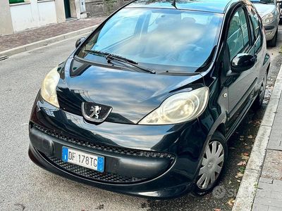 Usata Peugeot 107 68 CV (50 kW) 2006 Nero Utilitaria